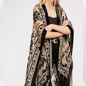 Free people Velvet Kimono Like New